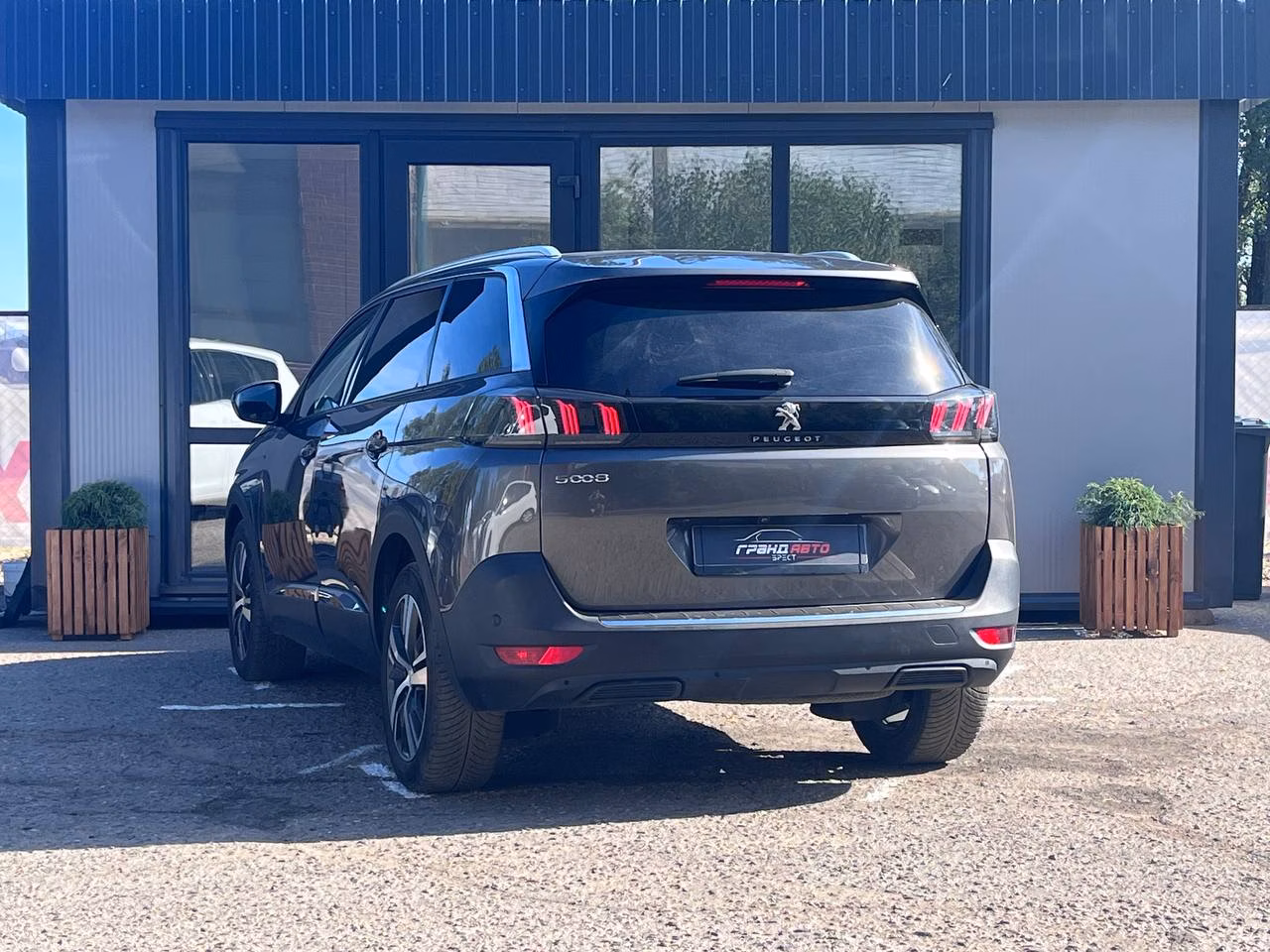 Peugeot 5008 фото 3