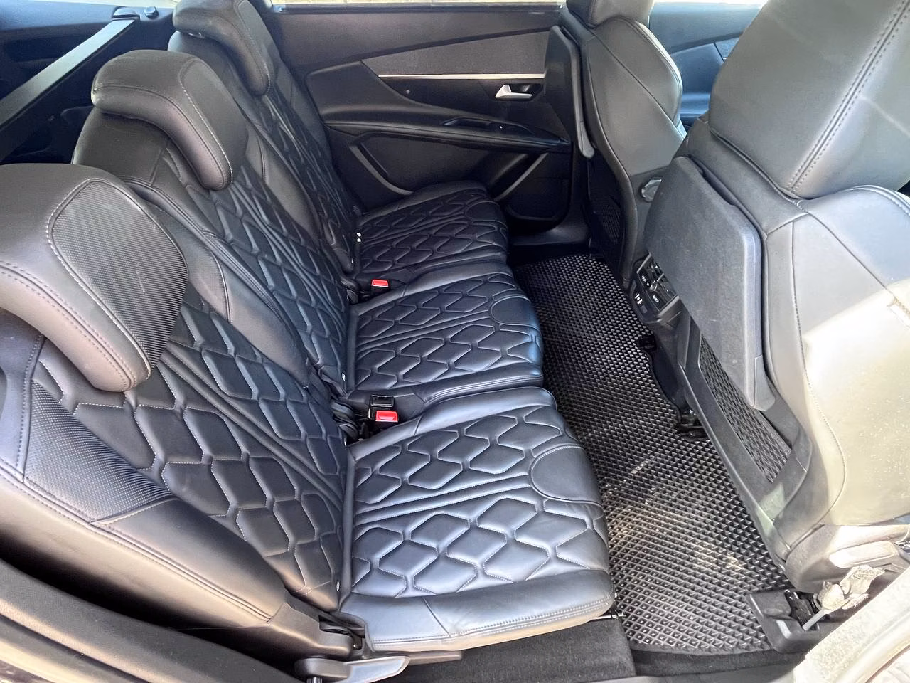 Peugeot 5008 фото 13