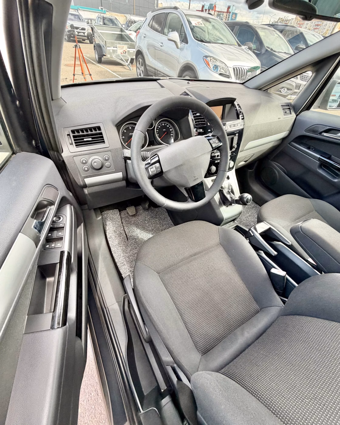 Opel Zafira фото 9