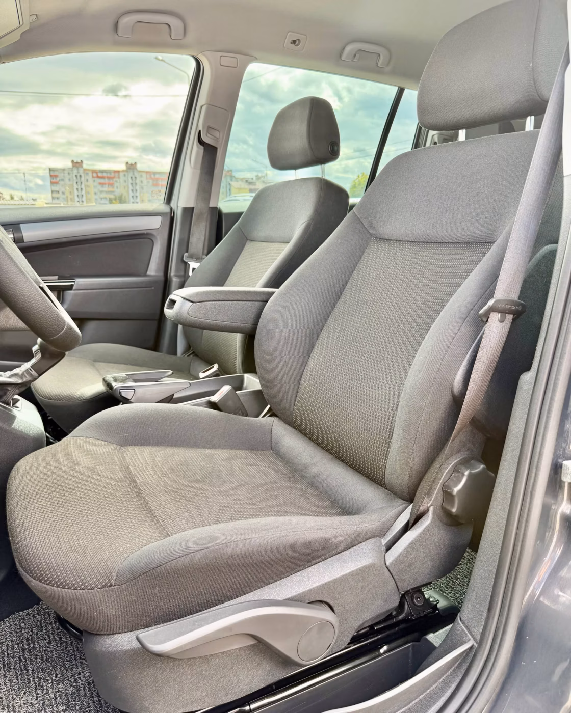 Opel Zafira фото 10