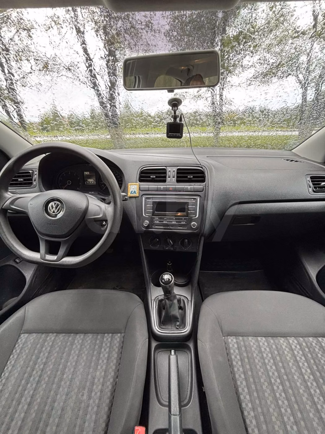 Volkswagen Polo Sedan фото 2