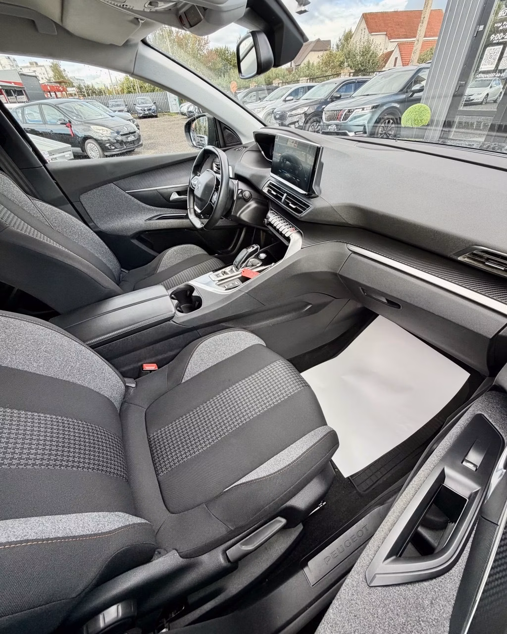Peugeot 5008 фото 10