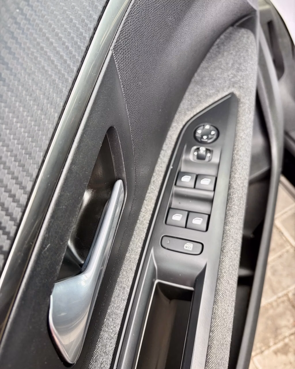 Peugeot 5008 фото 17