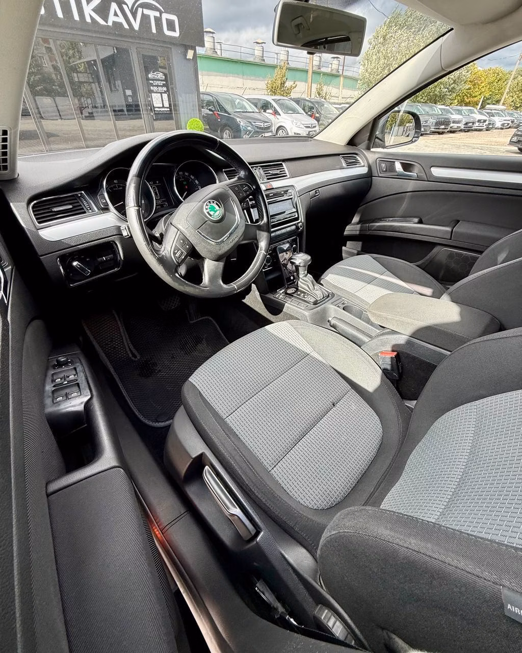 Skoda Superb фото 9