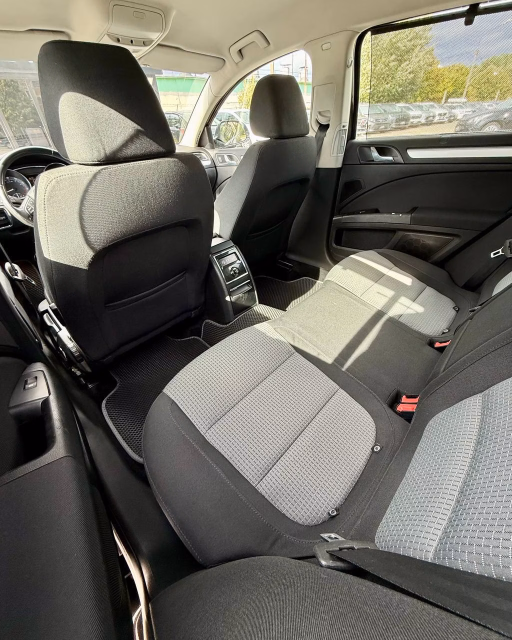 Skoda Superb фото 11
