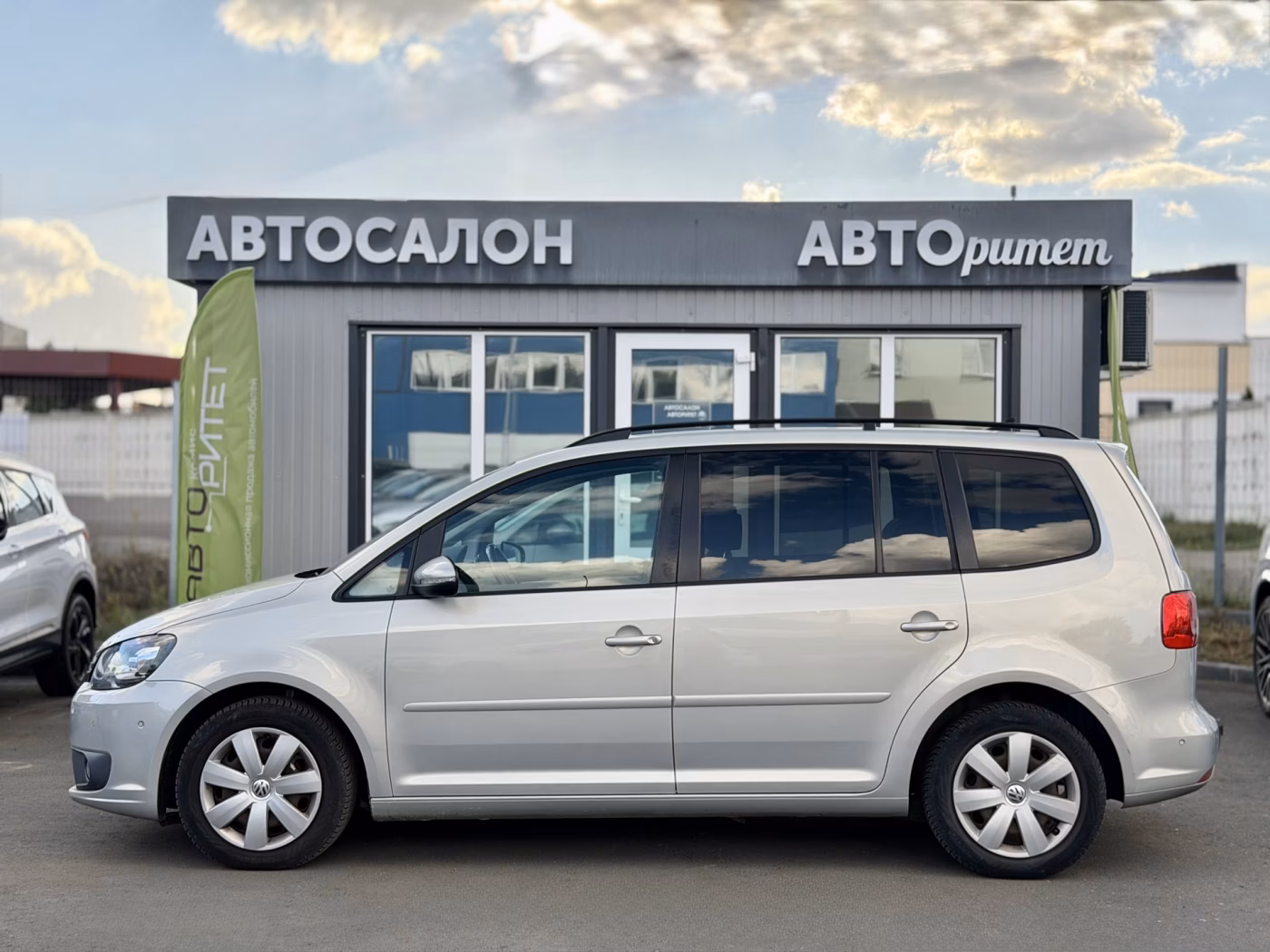Volkswagen Touran фото 10
