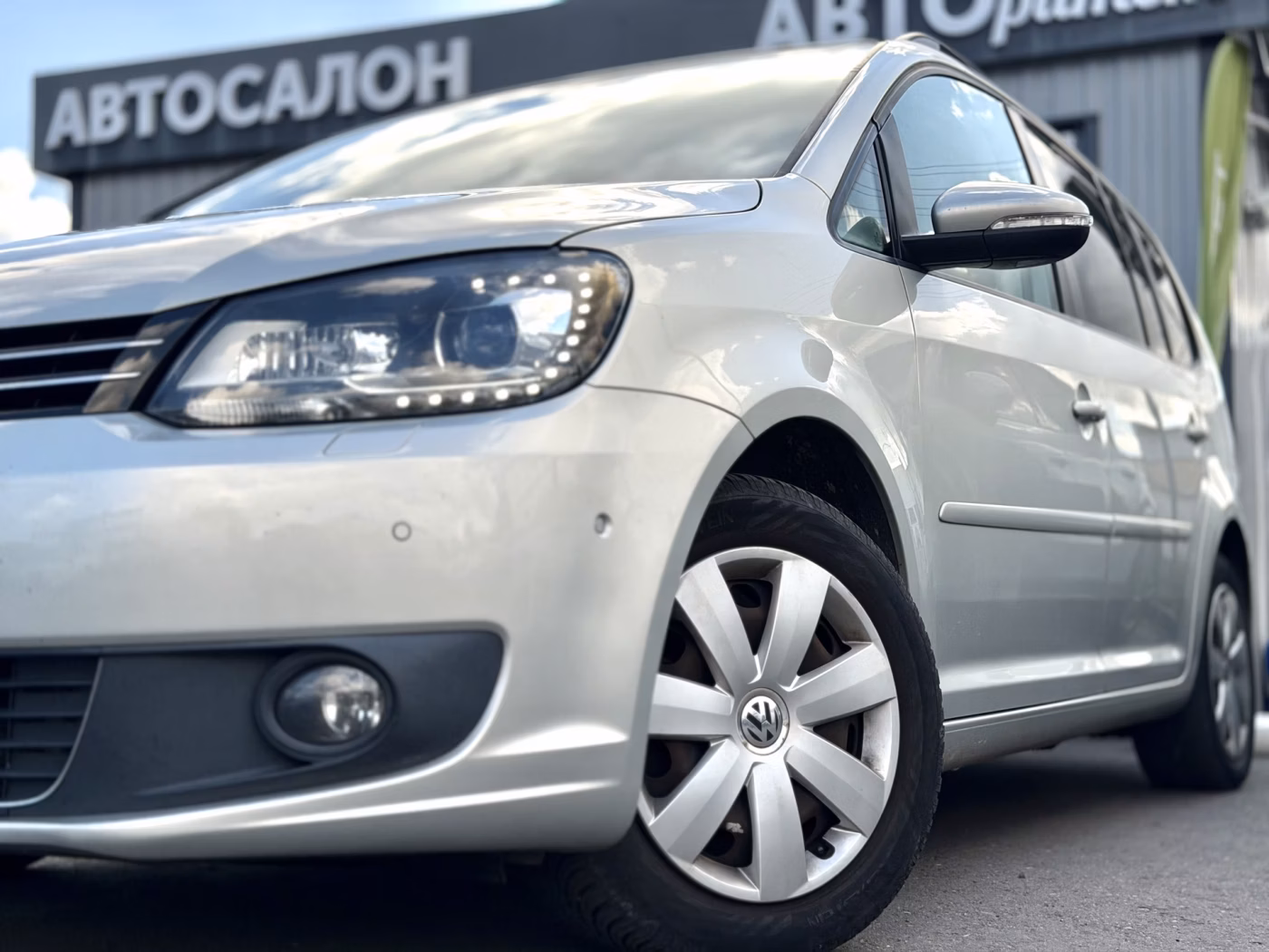 Volkswagen Touran фото 2