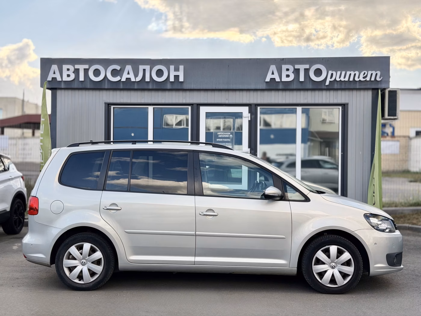 Volkswagen Touran фото 6