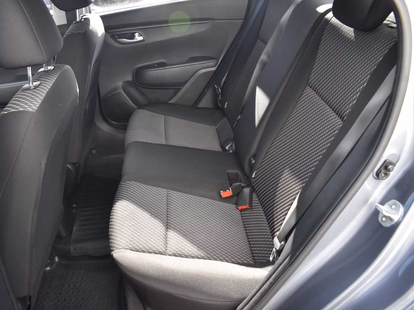 Kia Rio фото 10