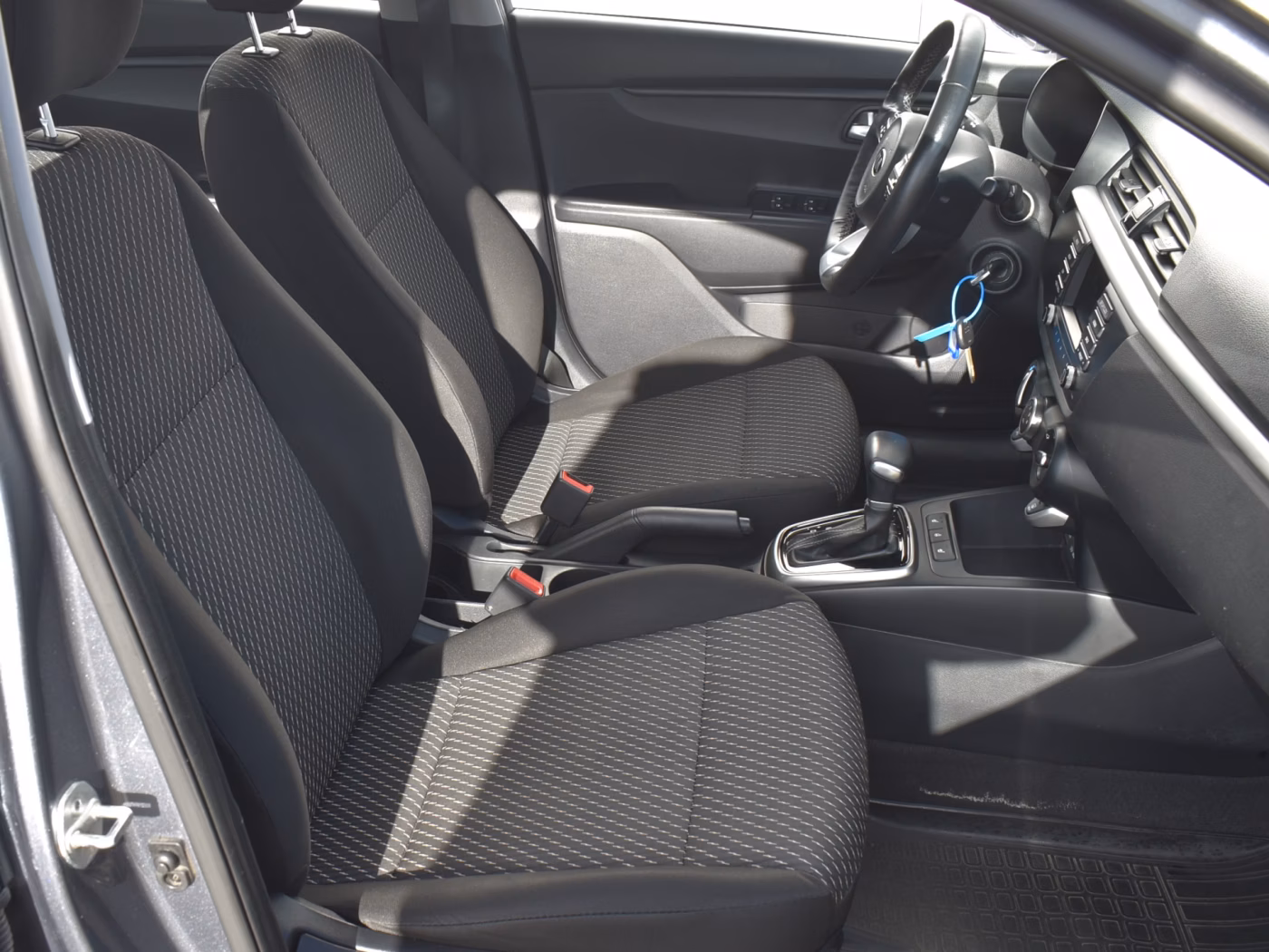 Kia Rio фото 12