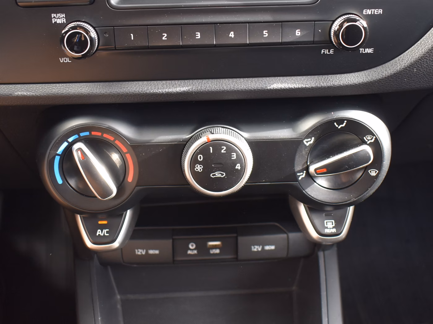 Kia Rio фото 19