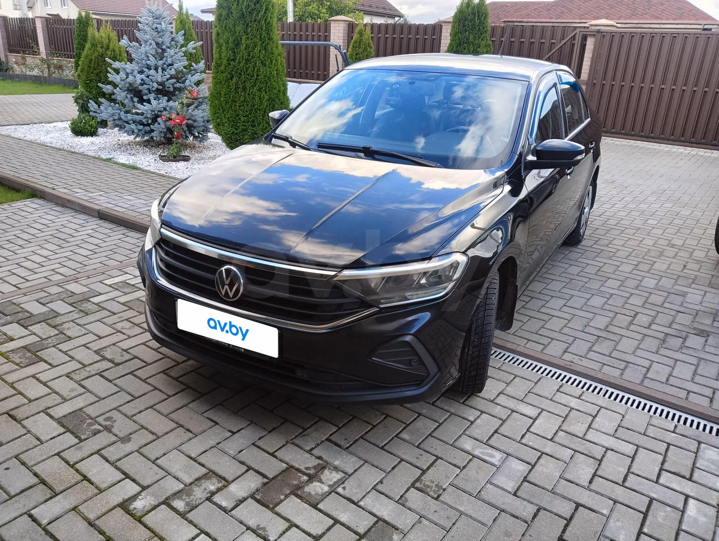 Volkswagen Polo Sedan фото 5