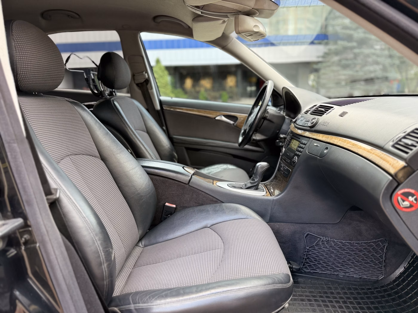 Mercedes-Benz E-Класс фото 18