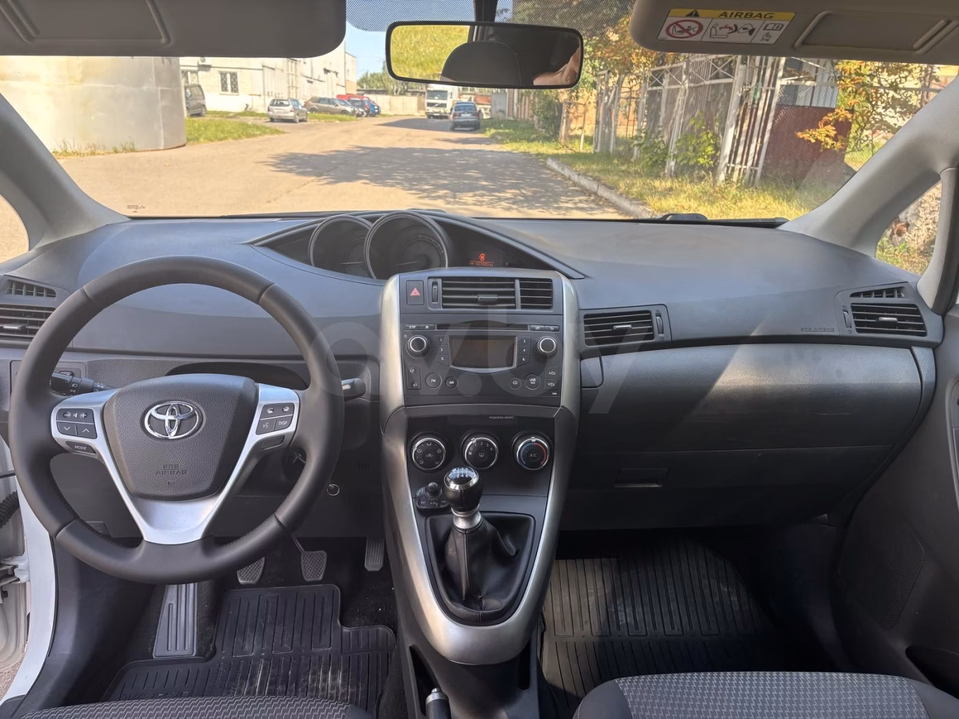 Toyota Verso фото 5