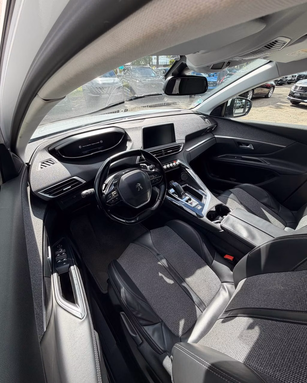 Peugeot 5008 фото 10