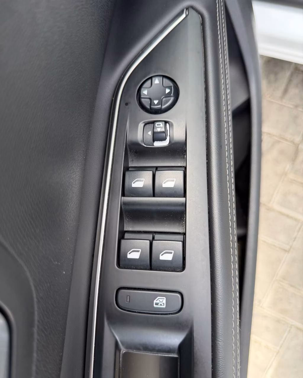 Peugeot 5008 фото 16