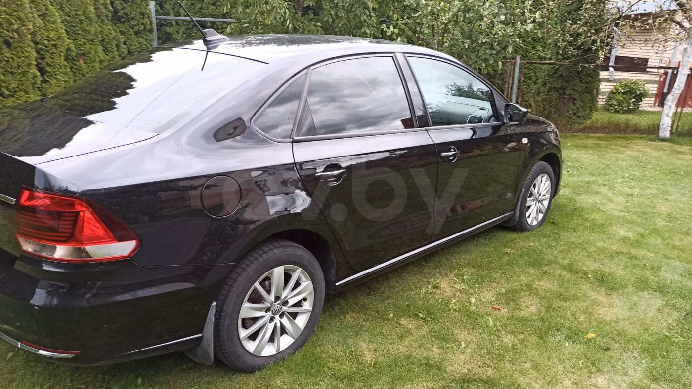 Volkswagen Polo Sedan фото 4