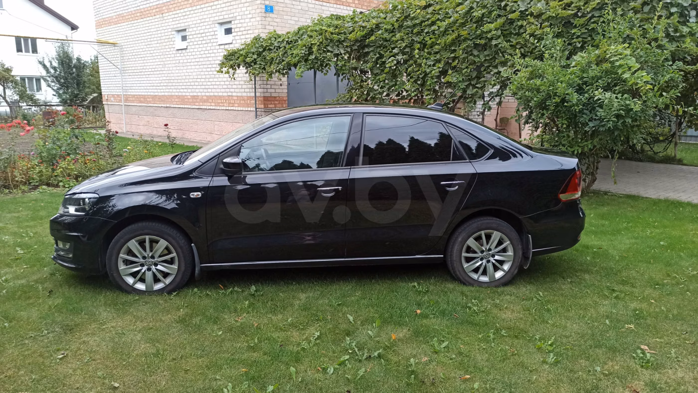 Volkswagen Polo Sedan фото 3