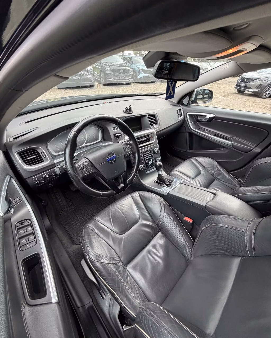 Volvo V60 фото 10