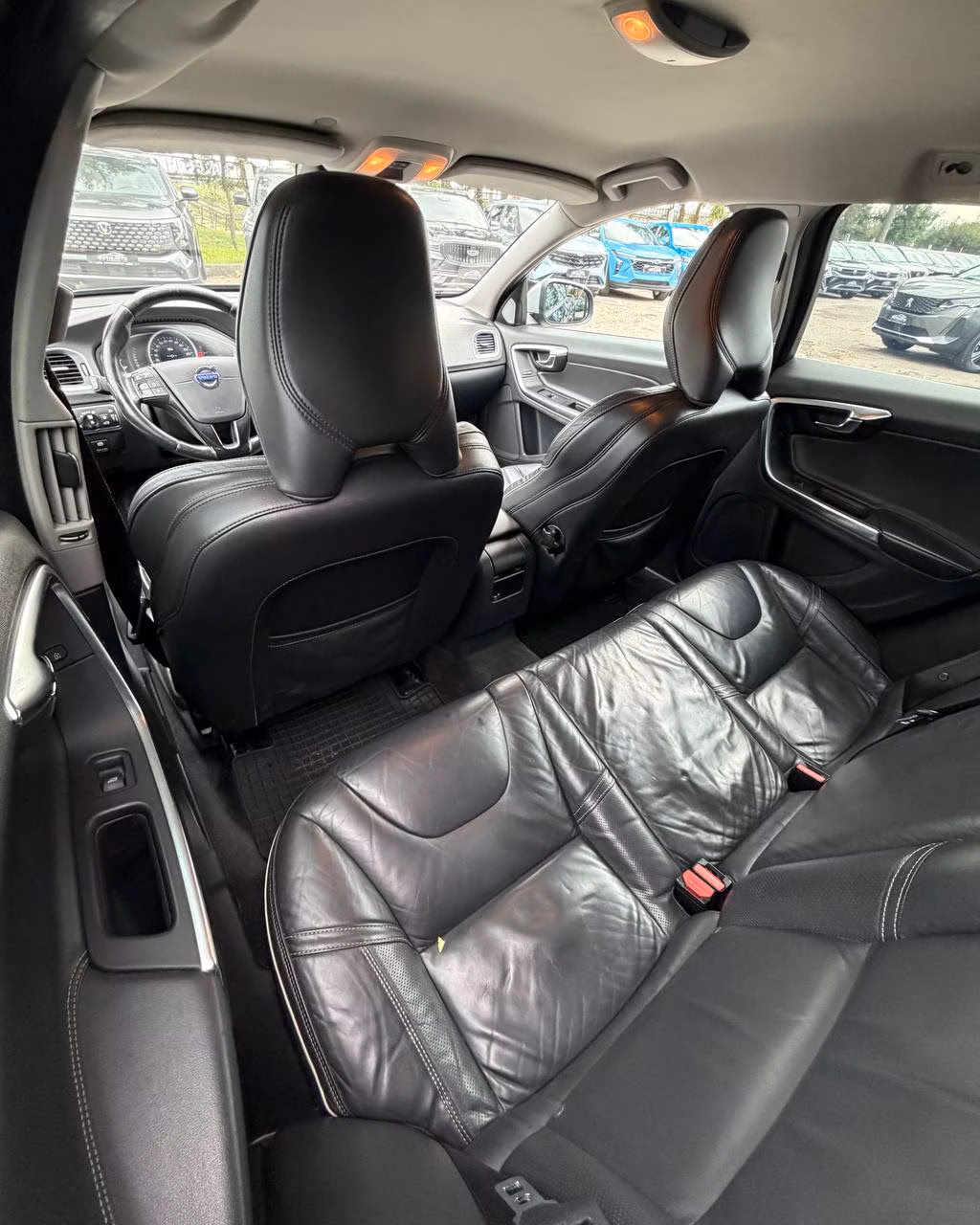 Volvo V60 фото 11