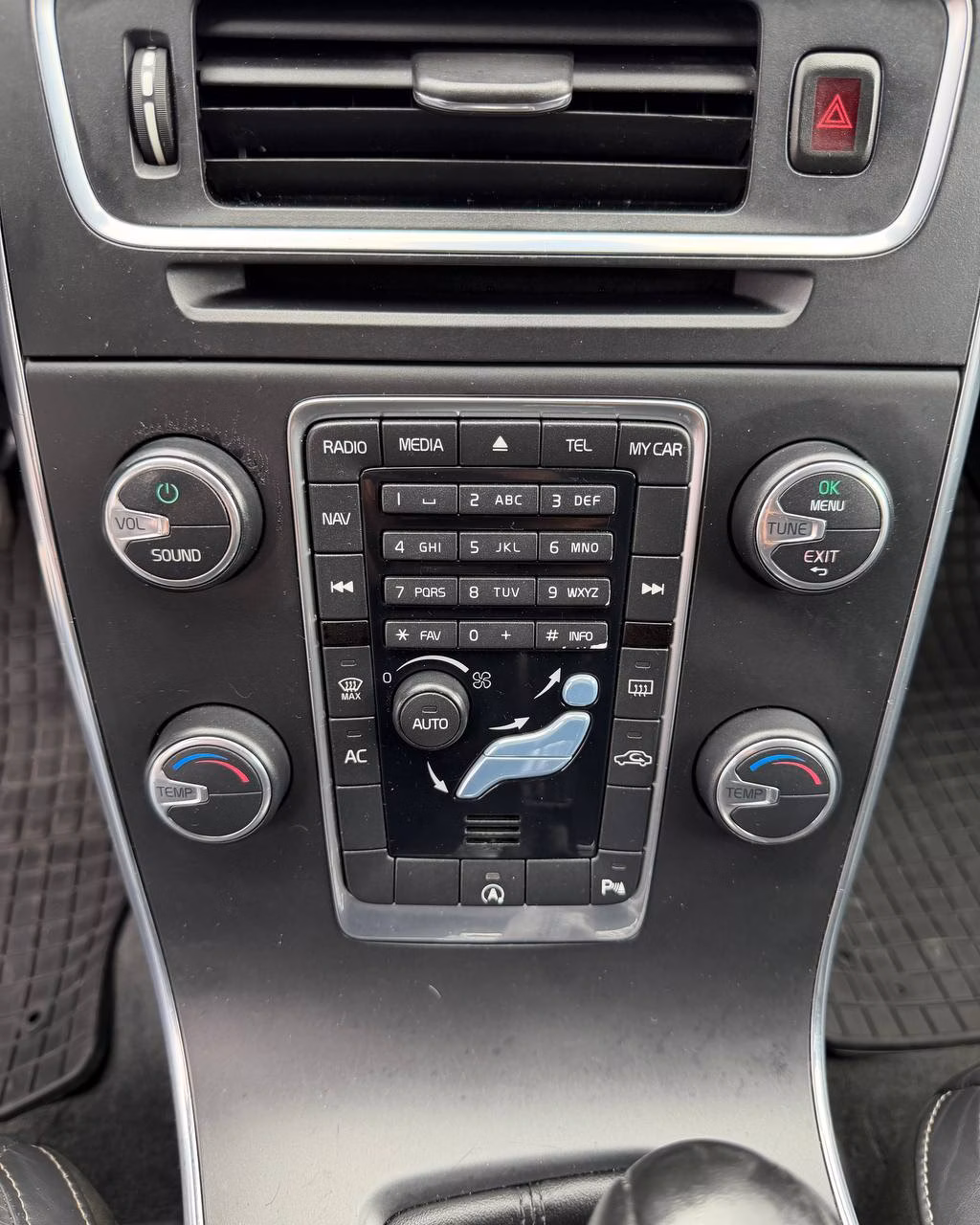 Volvo V60 фото 15