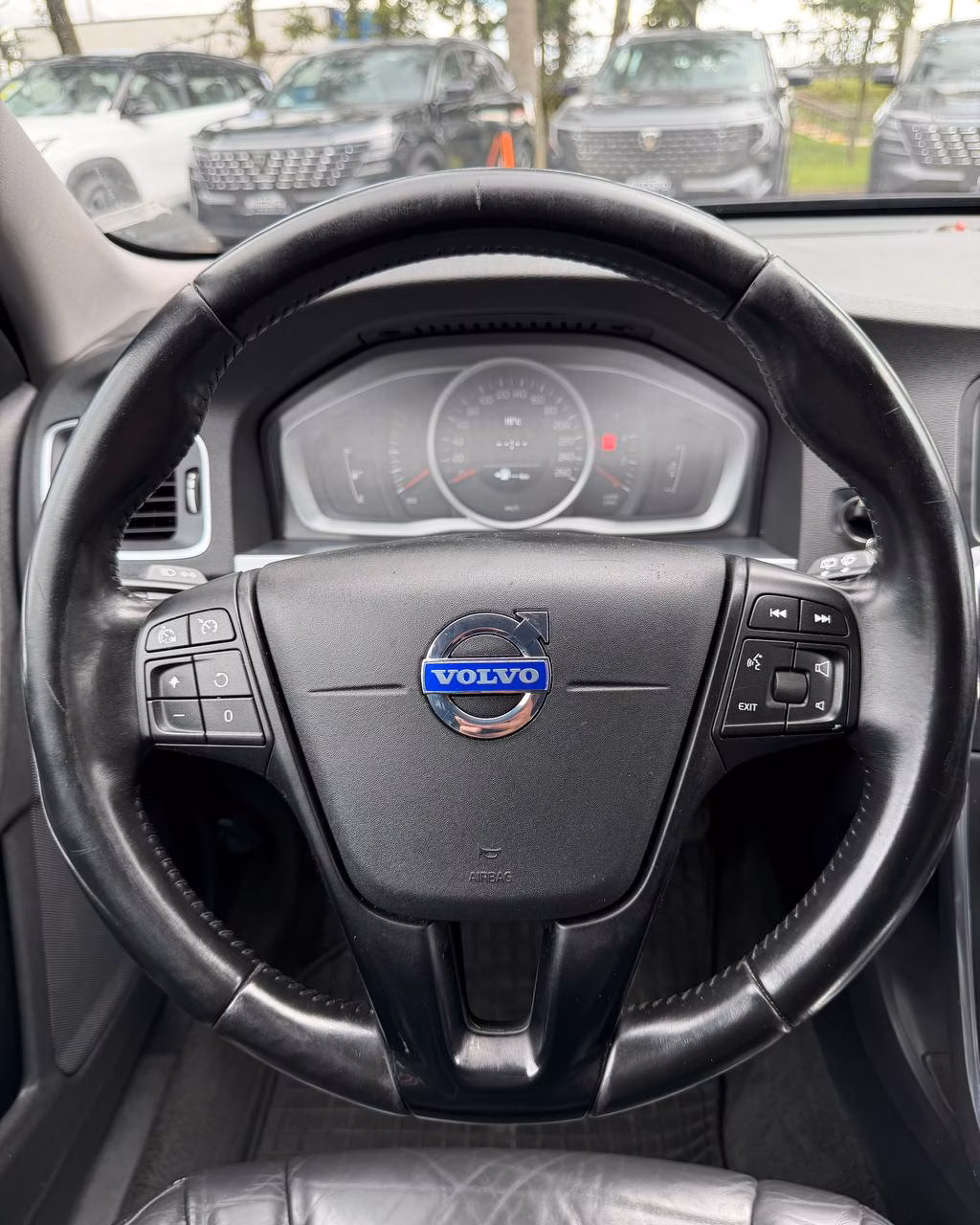 Volvo V60 фото 16