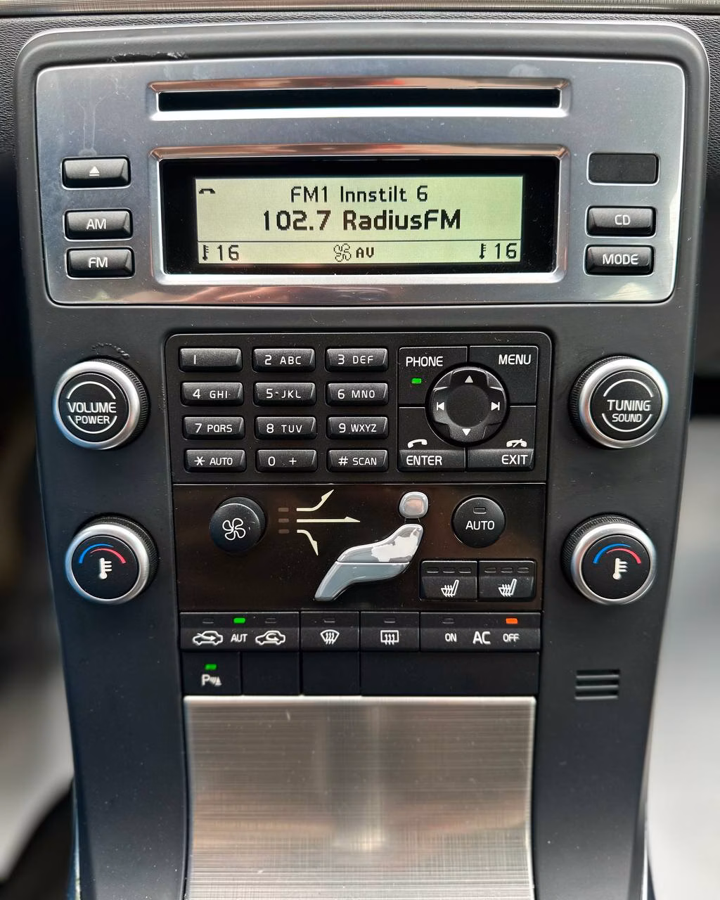Volvo V70 фото 17