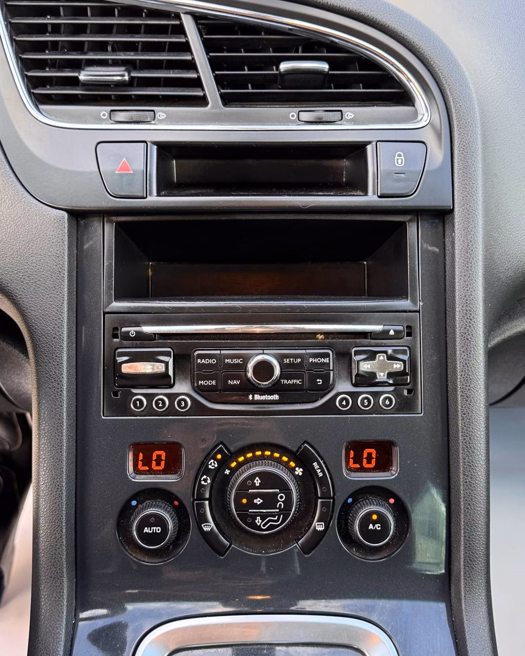 Peugeot 5008 фото 17