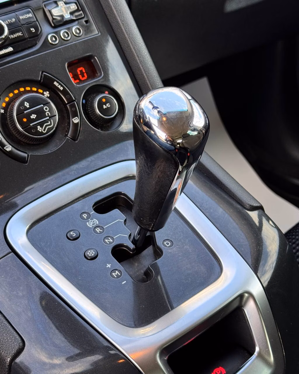Peugeot 5008 фото 18