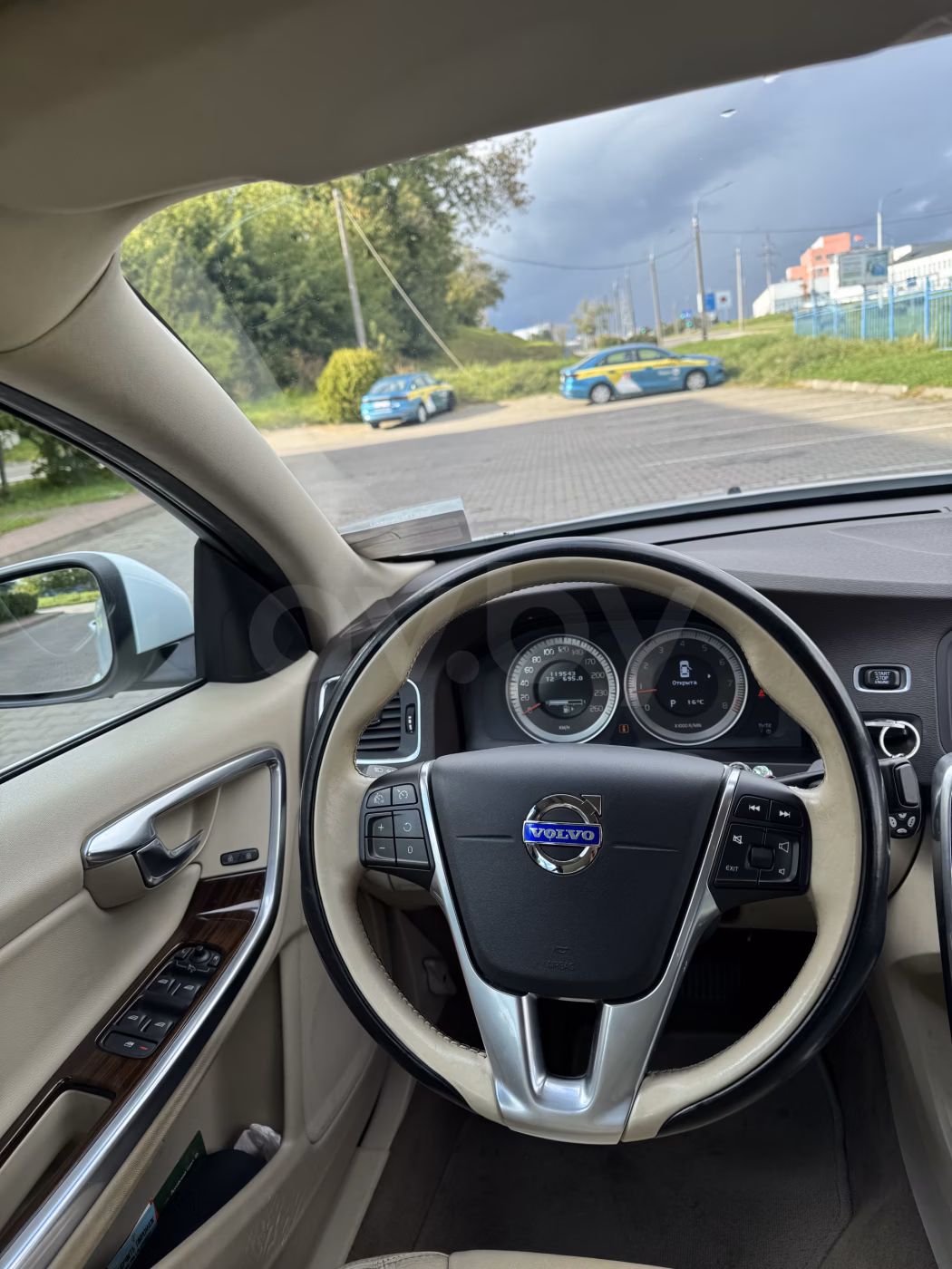 Volvo S60 фото 10