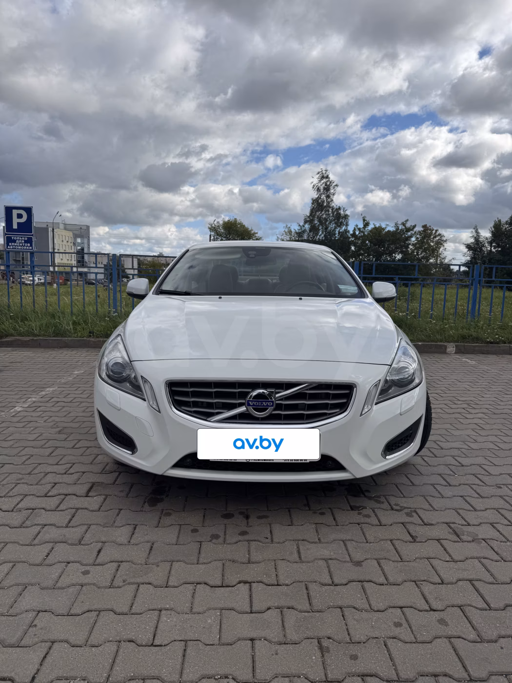 Volvo S60 фото 2