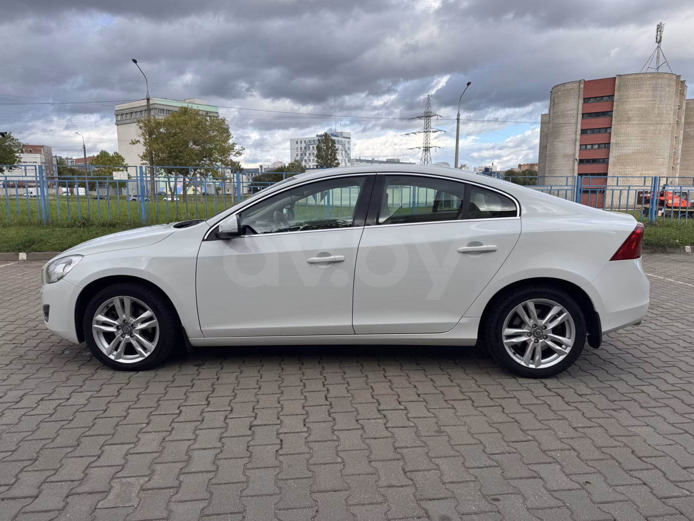 Volvo S60 фото 7