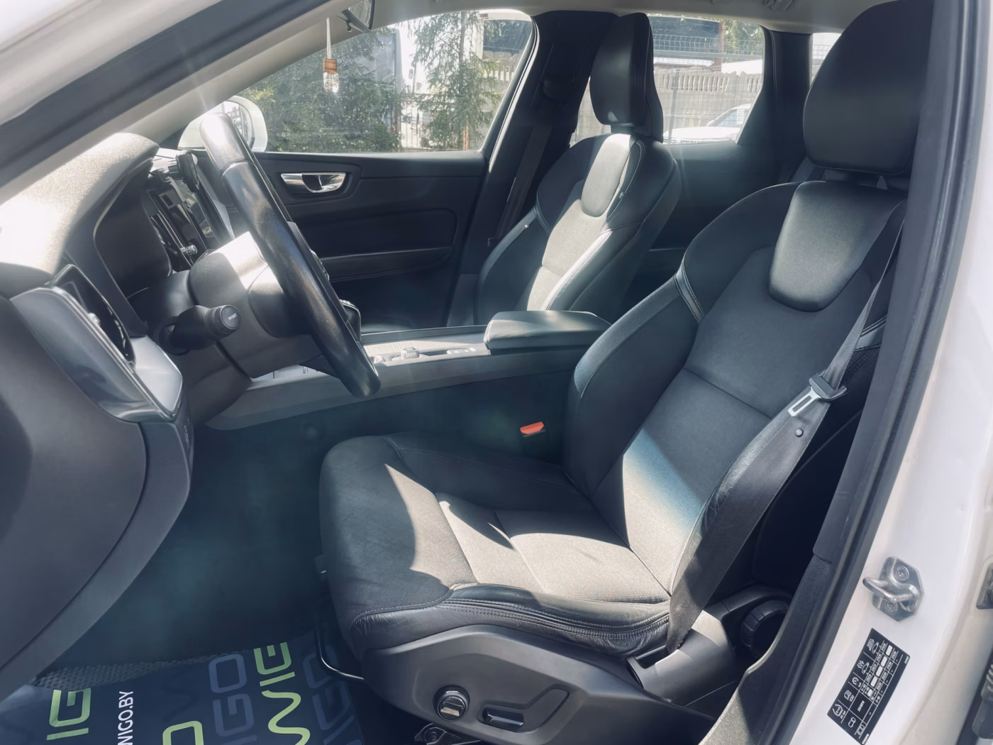 Volvo XC60 фото 9