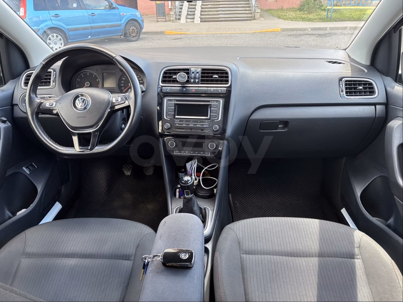Volkswagen Polo Sedan фото 3