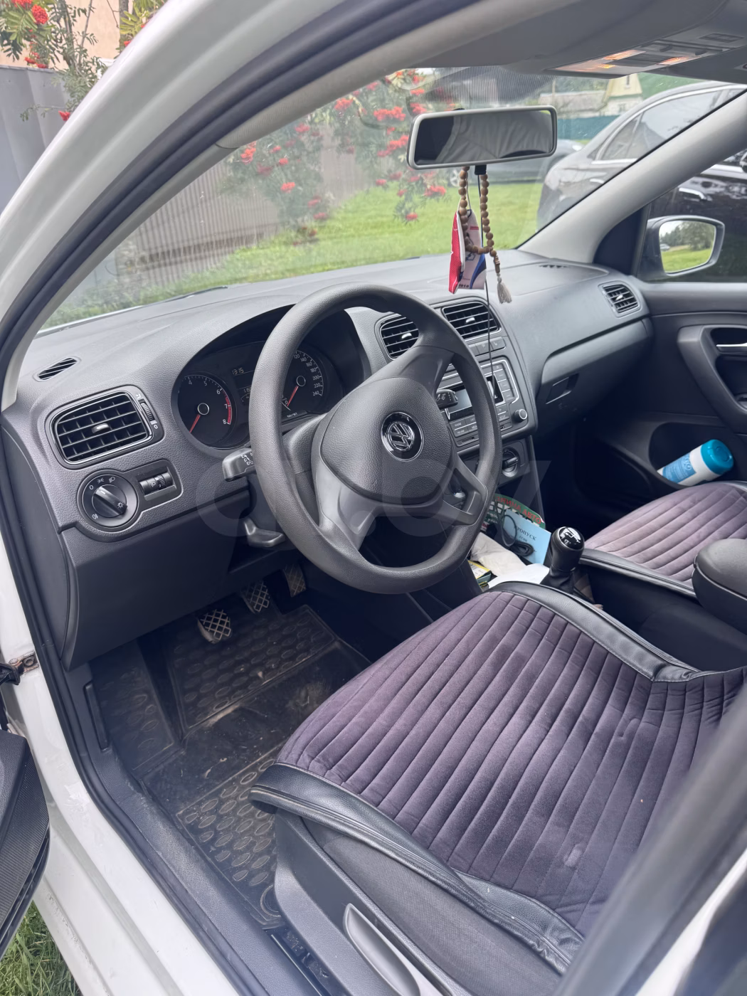 Volkswagen Polo Sedan фото 6