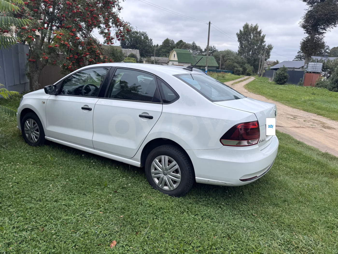 Volkswagen Polo Sedan фото 3