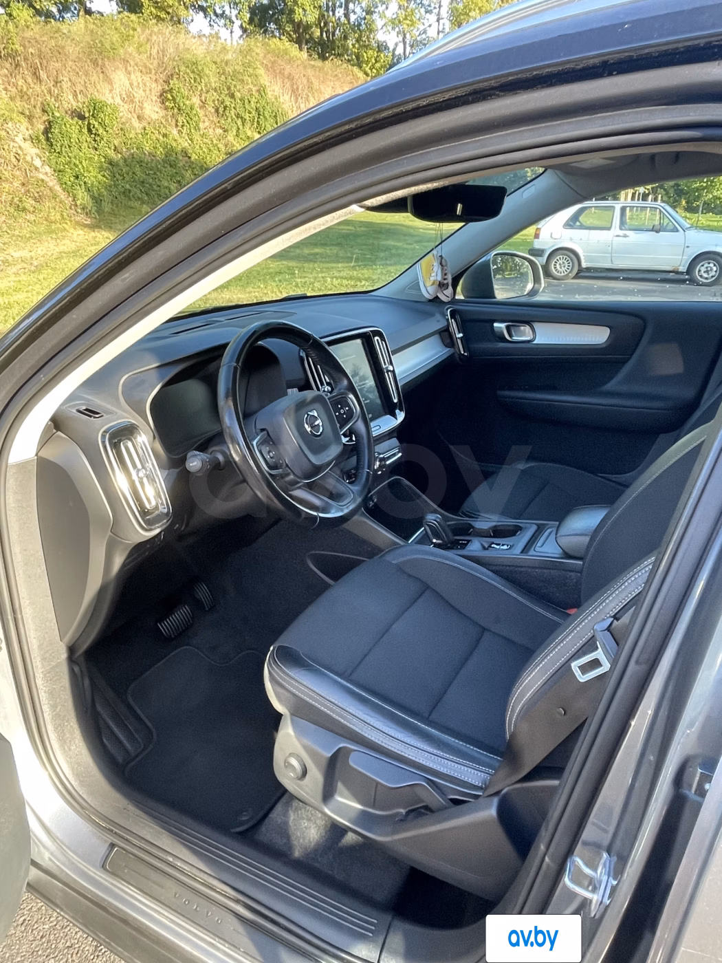 Volvo XC40 фото 2