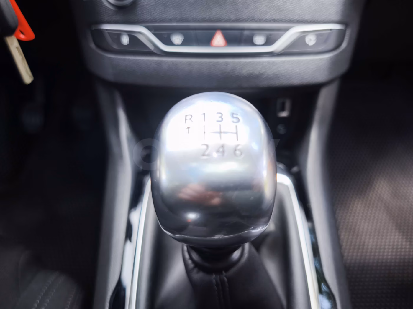 Peugeot 308 фото 14