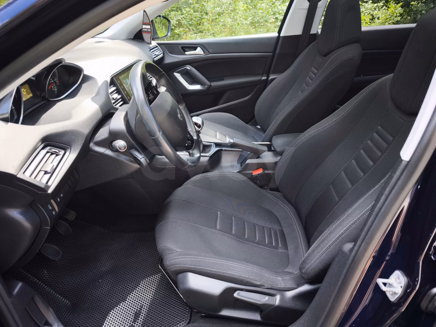 Peugeot 308 фото 10