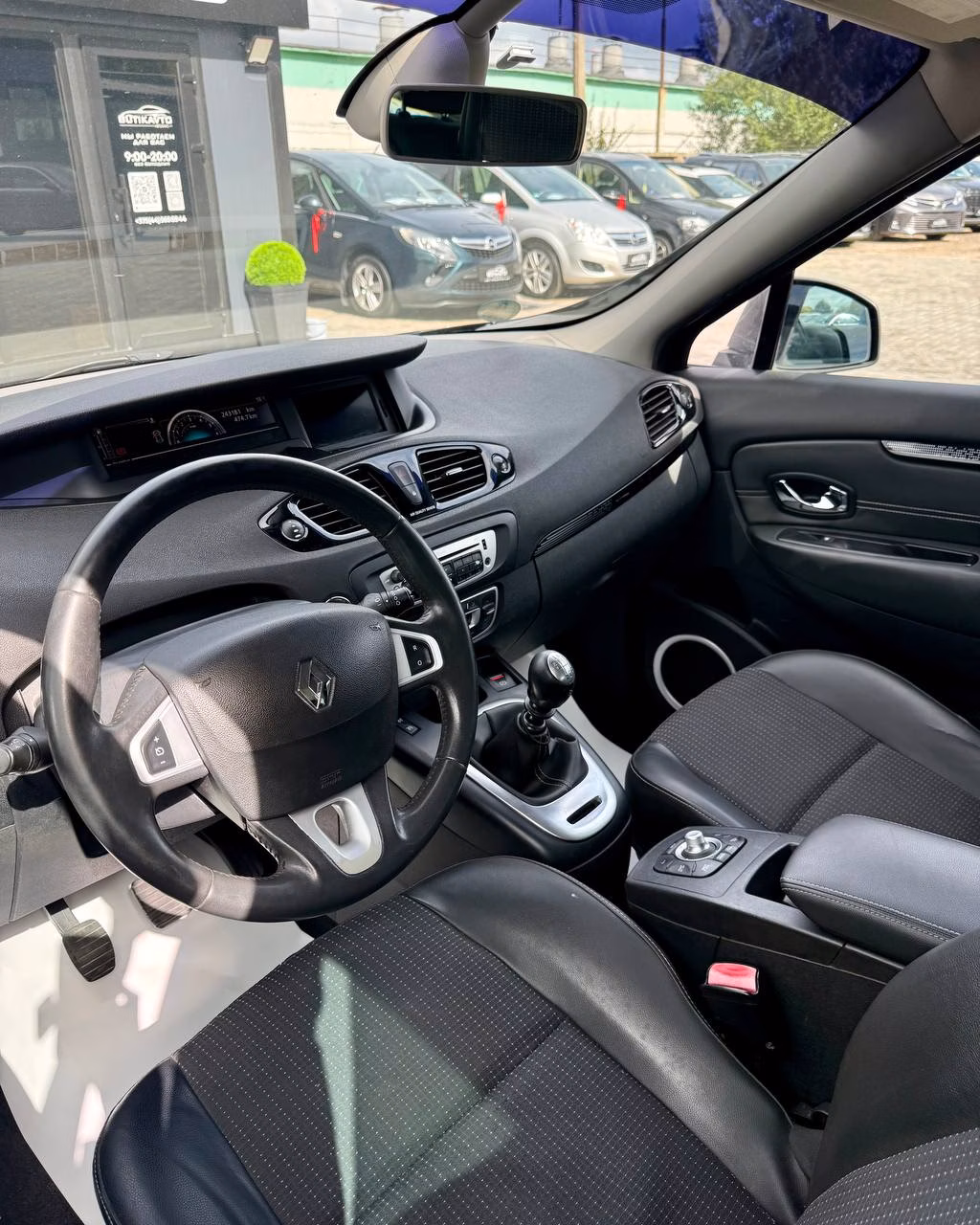 Renault Scenic фото 9