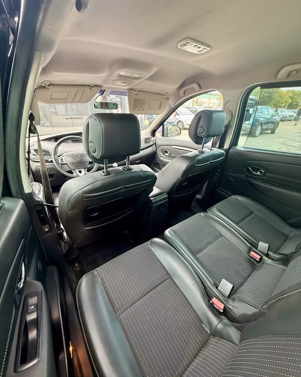 Renault Scenic фото 11
