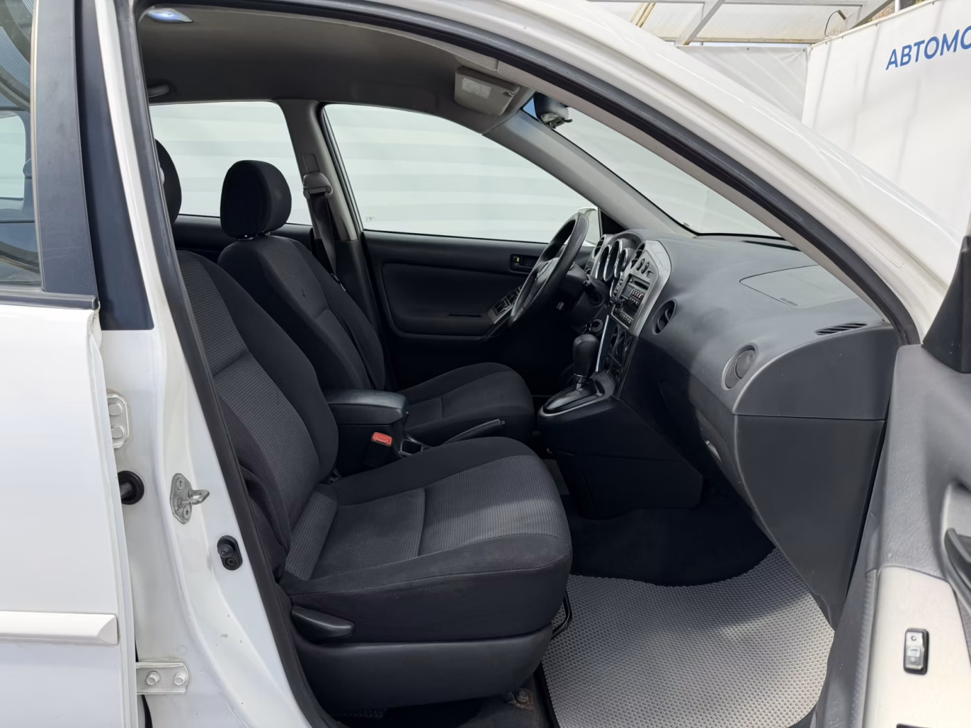 Pontiac Vibe фото 7
