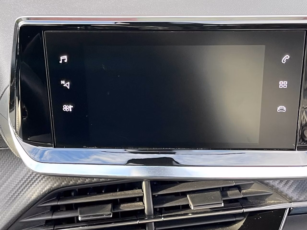 Peugeot 2008 фото 15
