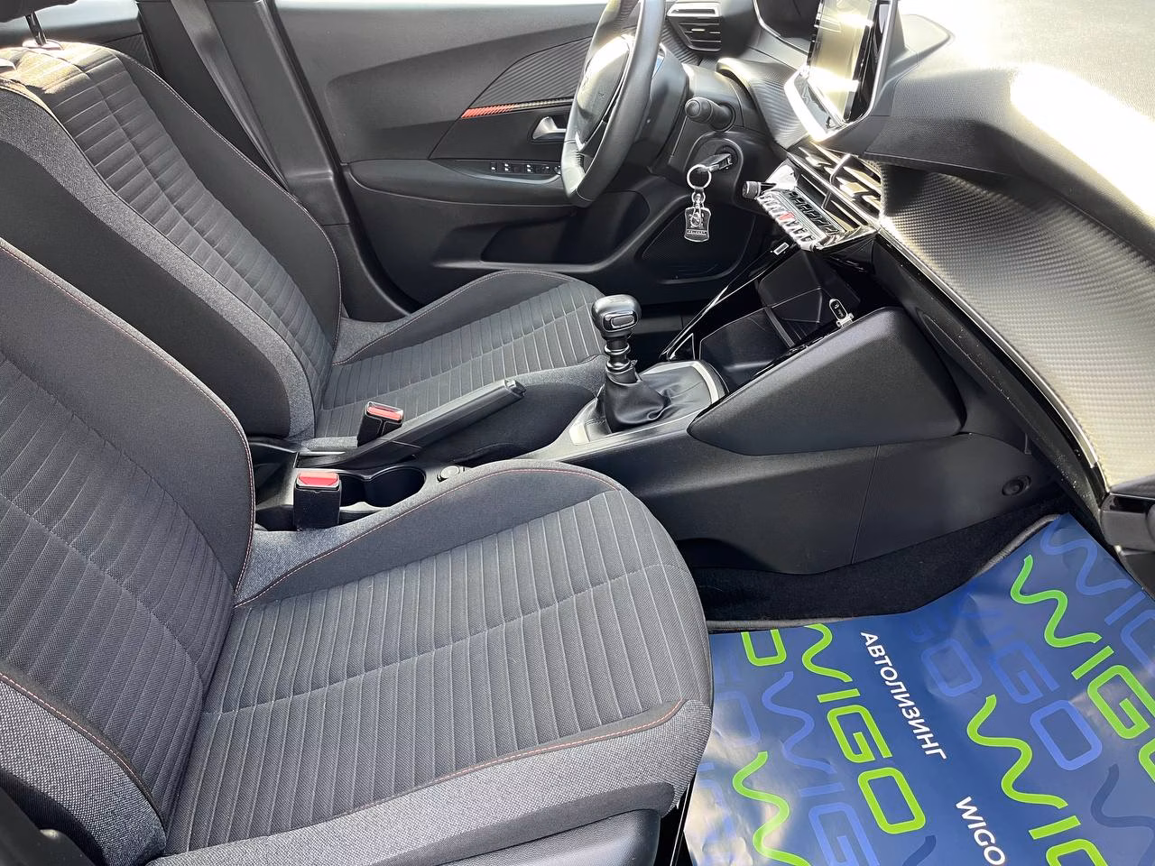 Peugeot 2008 фото 10