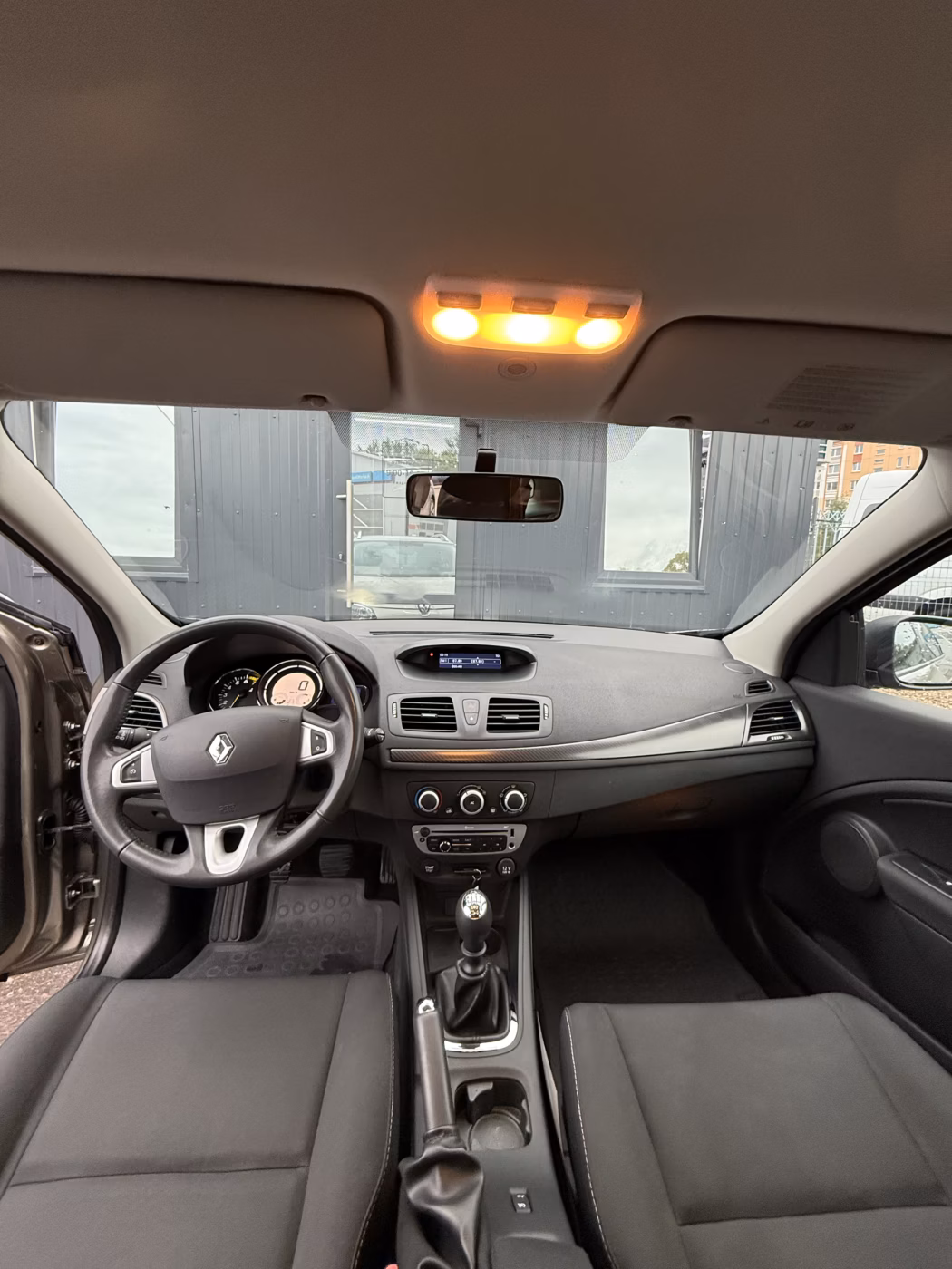 Renault Megane фото 9