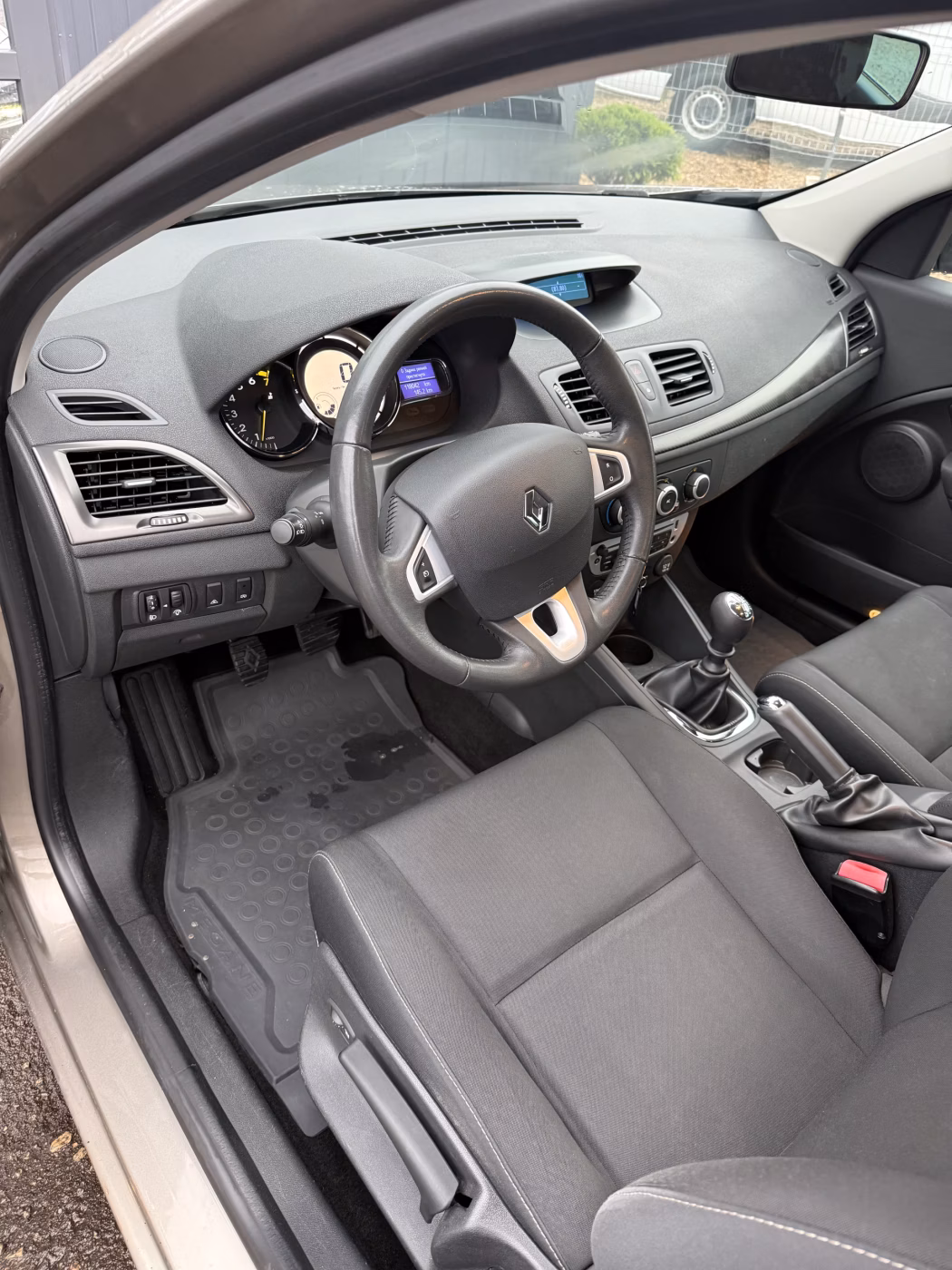 Renault Megane фото 7