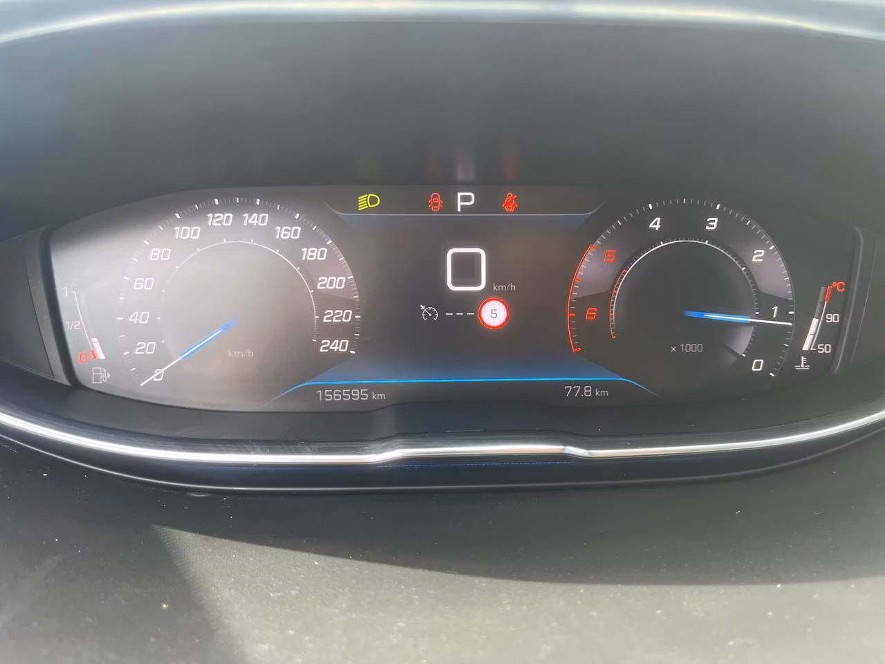 Peugeot 5008 фото 21
