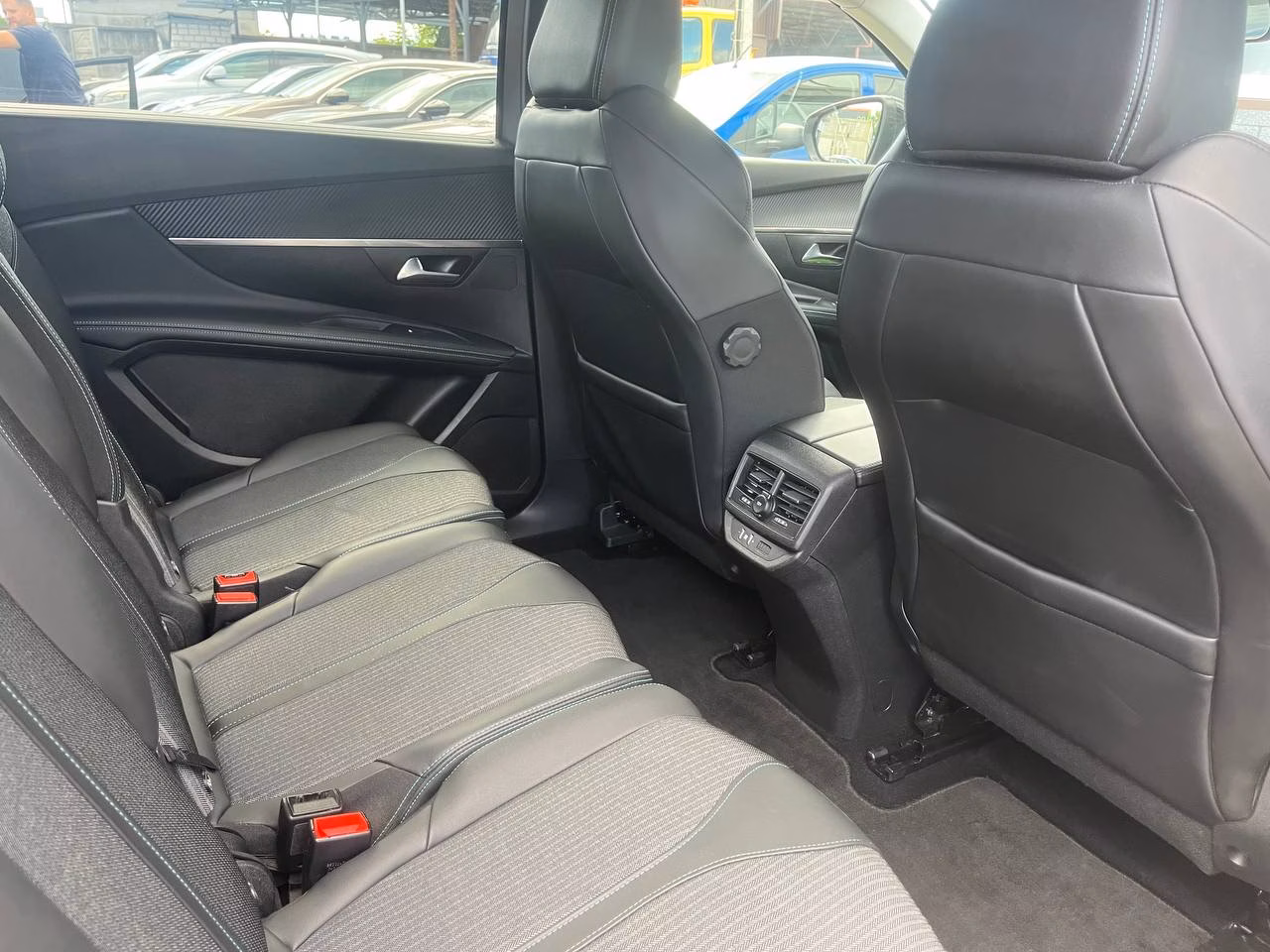 Peugeot 5008 фото 16