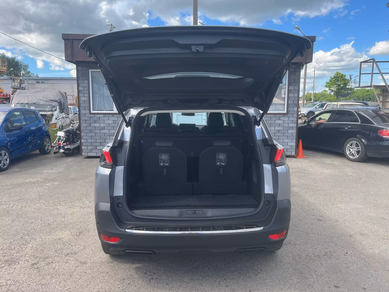 Peugeot 5008 фото 11