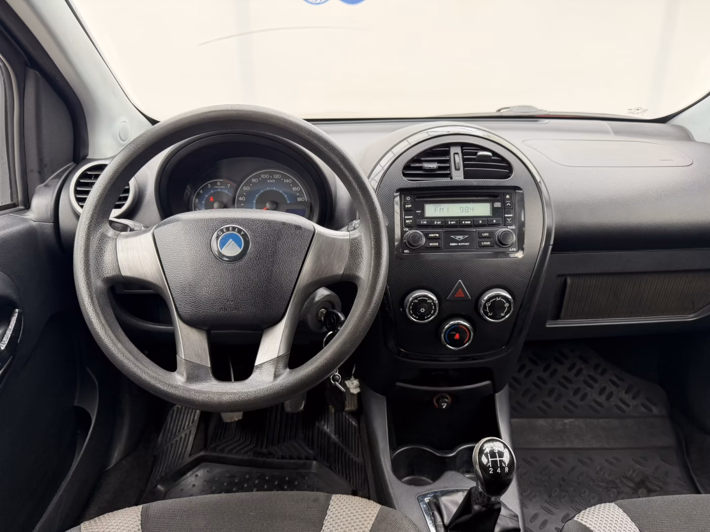 Geely LC Cross фото 12